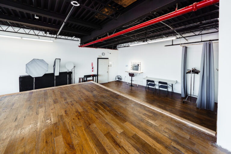Rental Photo Studio in New York Queens Brooklyn Scott 1