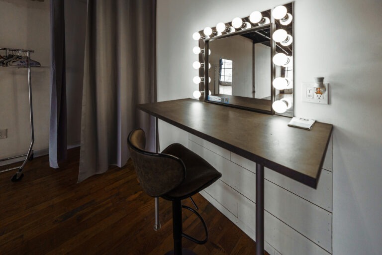 Rental Photo Studio in New York Queens Brooklyn Scott 3