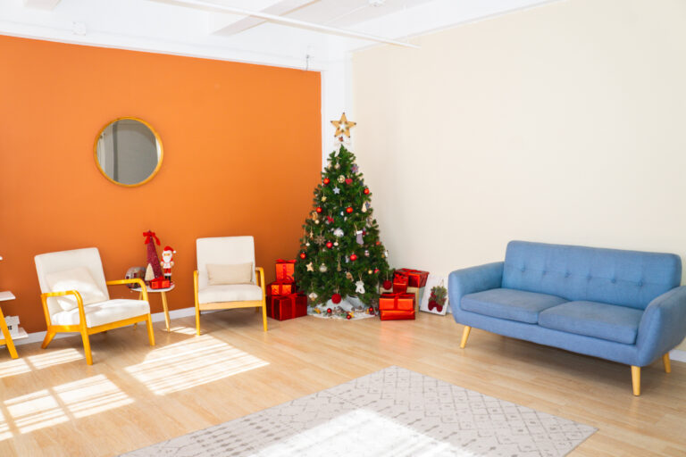Daylight Loft Photo Studio studio in Los Angeles with Christmas tree_Loft 2-3 Daylight Loft Photo Studio studio in Los Angeles with Christmas tree_Loft 2-3