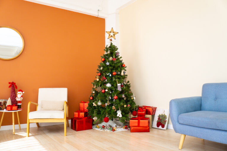 Daylight Loft Photo Studio studio in Los Angeles with Christmas tree_Loft 2-4 Daylight Loft Photo Studio studio in Los Angeles with Christmas tree_Loft 2-4