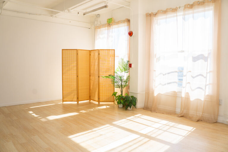 Daylight Loft Photo Studio studio in Los Angeles with Christmas tree_Loft 2-8 Daylight Loft Photo Studio studio in Los Angeles with Christmas tree_Loft 2-8