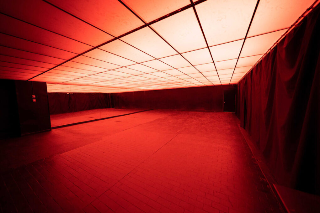 Metro 2 - Infinity Room Photo Studio in NYC