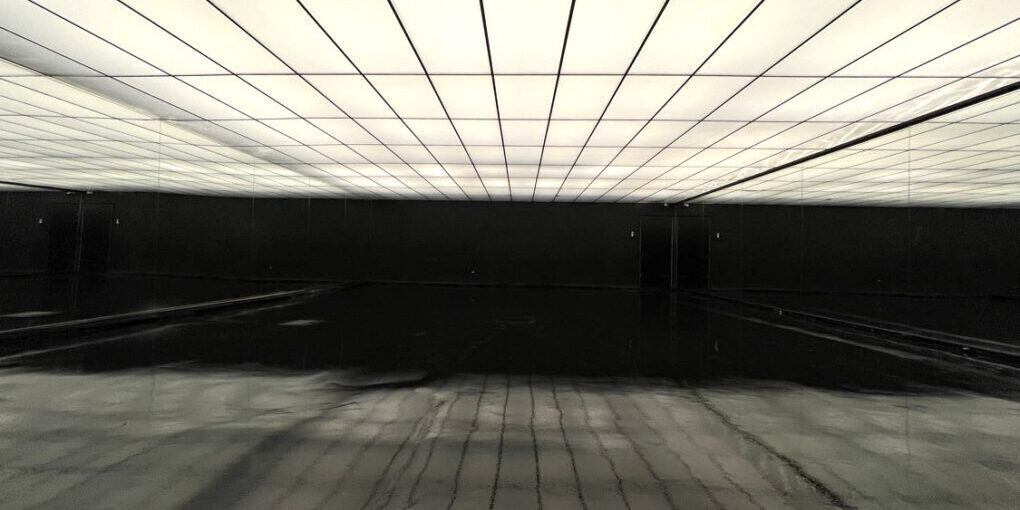 Studio with RGB Ceiling and high gloss floor Metro in Brooklyn NY00002