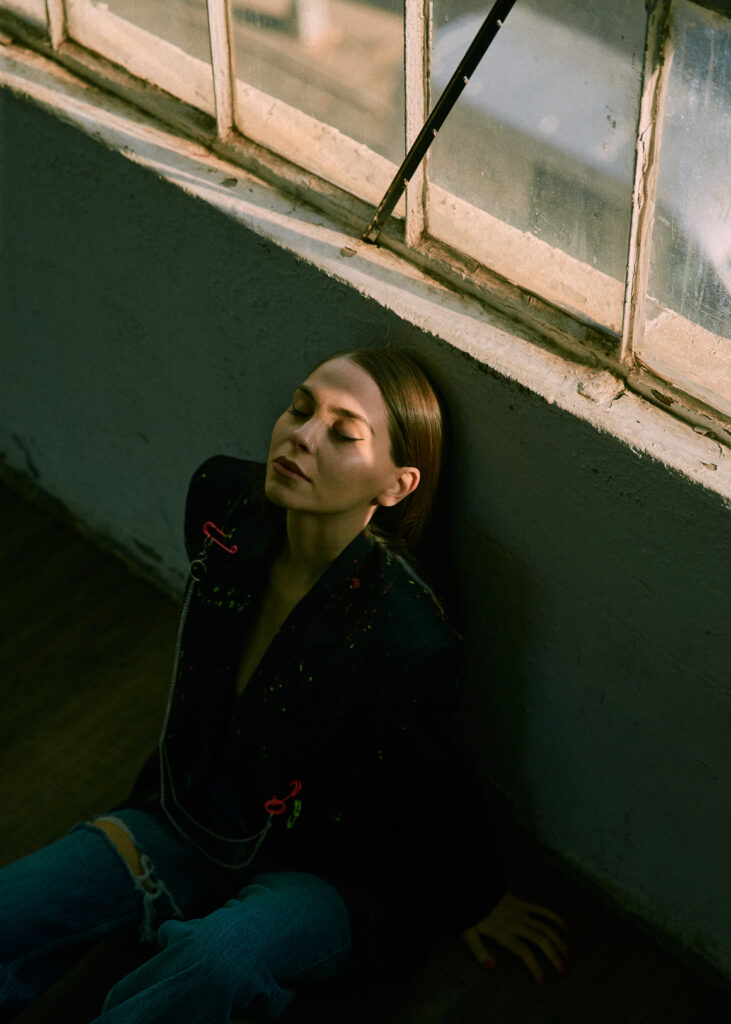 Ninutsa by Alex Aptsiauri -white industrial studio, Rent a Studio, Photostudio, Photography Studio, photographer, NYC6, NY Studio 6, Ninutsa by Alex Aptsiauri, New-York City, New-York, Long Island, Hourly Studio Rental, Exposed block Studio New York, Exposed block studio, Brooklyn, Bernie G. Photography Presents, Affordable