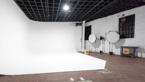 Metro 6 – Photo and Video Studio for Rent with White Cyclorama Wall in New York - FD Photo Studio Metro 6 – Photo and Video Studio for Rent with White Cyclorama Wall in New York - FD Photo Studio
