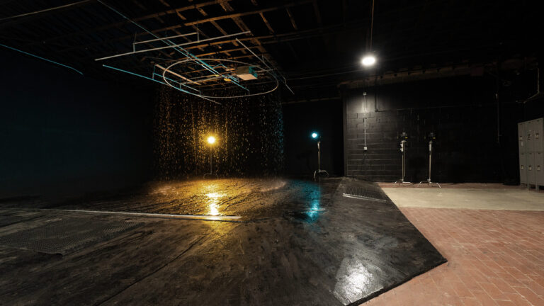 Metro 5 - Rain Room photo and video studio in New York Metro 5 - Rain Room photo and video studio in New York