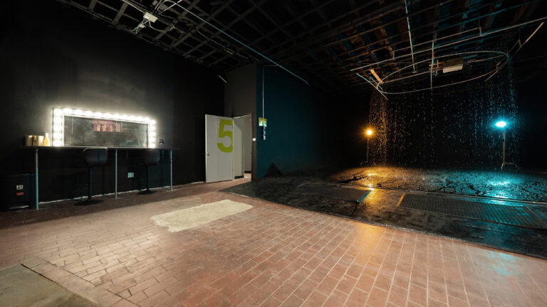Metro 5 - Rain Room photo and video studio in New York Metro 5 - Rain Room photo and video studio in New York