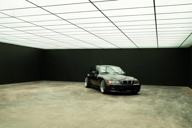 Yukon 5 - Large Blackout Photo Studio for rent with RGB Ceiling & car access in Los Angeles