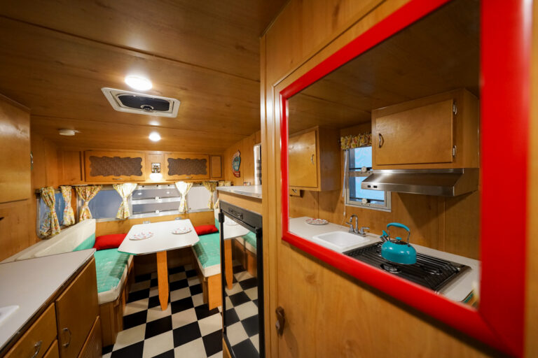 Blackout Photo Studio with Vintage RV Light Cube in Los Angeles_Yukon 4_14