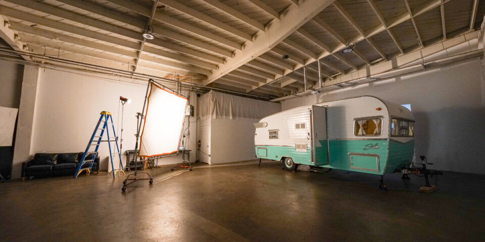 Blackout Photo Studio with Vintage RV Light Cube in Los Angeles_Yukon 4_2