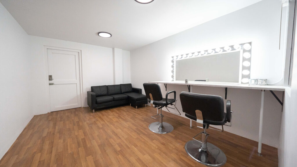 4 new Photo Studios open their doors to creatives in Los Angeles!  -