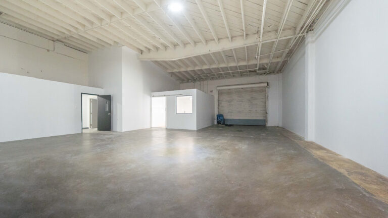 Large production studio for rent for video projects and filming Yukon 4 Large production studio for rent for video projects and filming Yukon 4