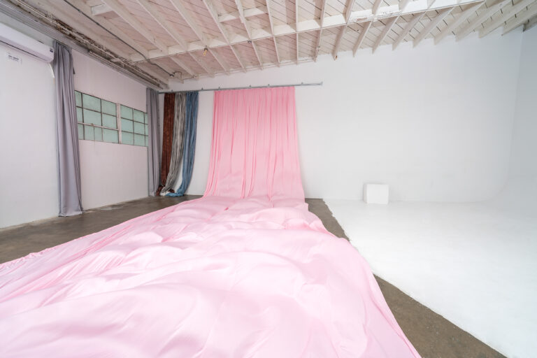 Photo Studio with white cyc wall and pink backdrop in Los Angeles_Yukon 2_3-2
