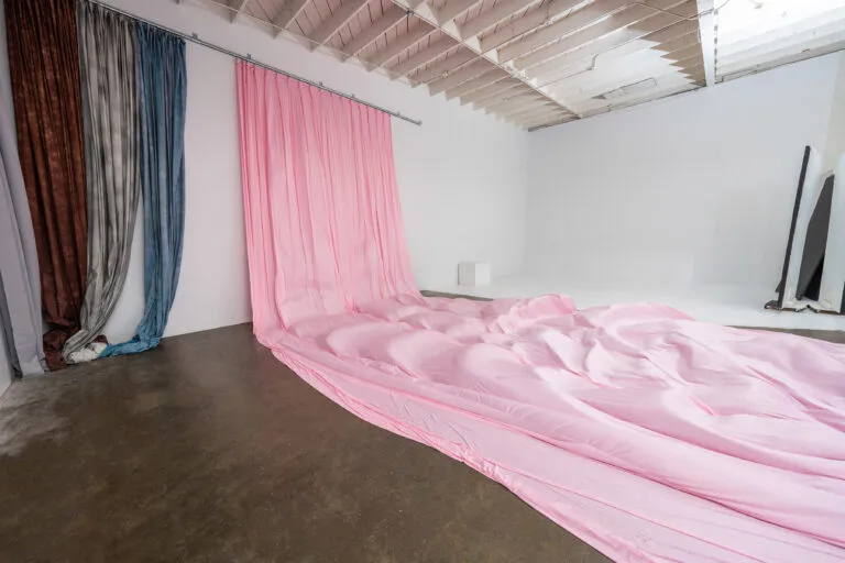 Photo Studio with white cyc wall and pink backdrop in Los Angeles_Yukon 2_4-2