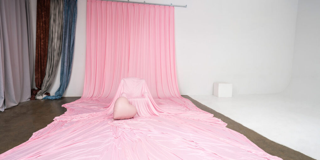 Photo Studio with white cyc wall and pink backdrop in Los Angeles_Yukon 2_5 copy-2