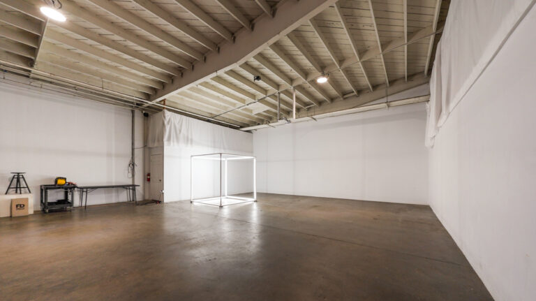 Yukon 4 Large rental production photo studio with car access Yukon 4 Large rental production photo studio with car access