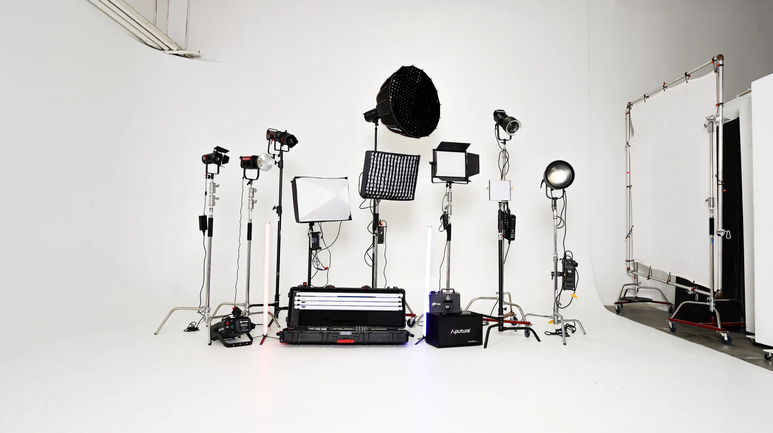 Professional Photography Equipment Rental in Los Angeles, NY and Chicago | Rent Photo Studio | FD Photo Studio Professional Photography Equipment Rental in Los Angeles, NY and Chicago | Rent Photo Studio | FD Photo Studio