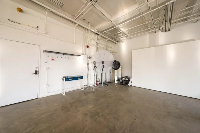Daylight Photo studio for rent in Los angeles with arched windows and dt views