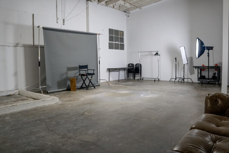 Photo Studio or rent in Los Angeles - Yukon 3_6 Photo Studio or rent in Los Angeles - Yukon 3_6