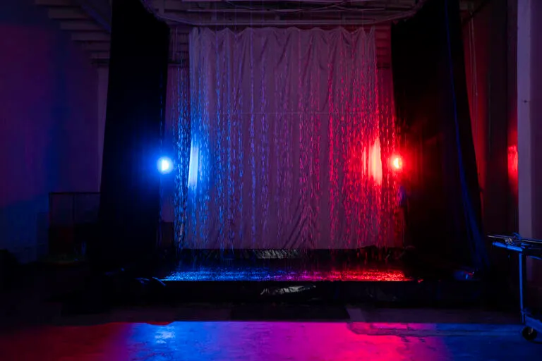 Photo Studio with rain feature and water pool in Los Angeles_Yukon 300004