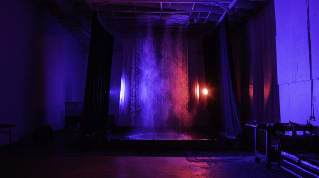 Photo Studio with rain feature and water pool in Los Angeles_Yukon 300009