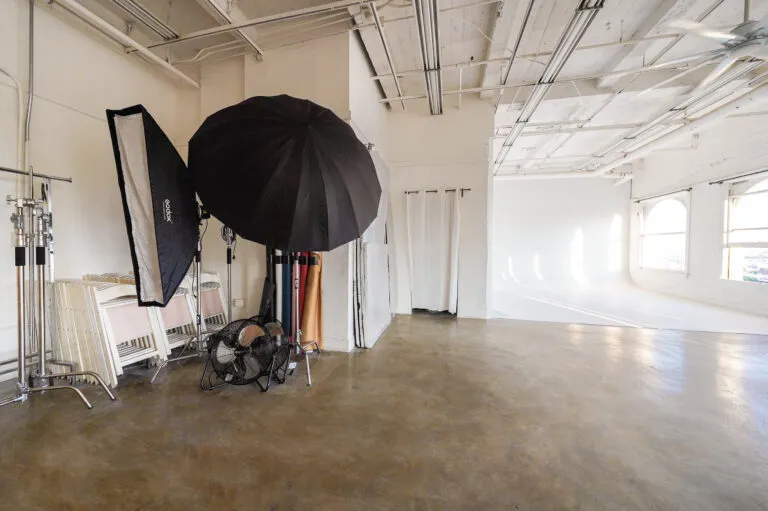 Daylight Photo studio for rent in Los angeles with cycwall and natural light