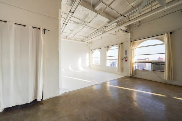 Daylight Photo studio for rent in Los angeles with cycwall and natural light