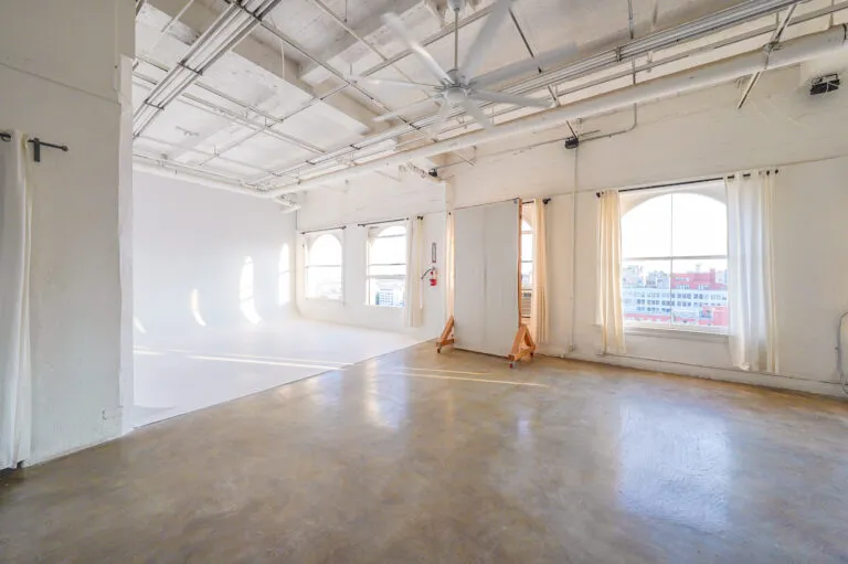 Daylight Photo studio for rent in Los angeles with cycwall and natural light