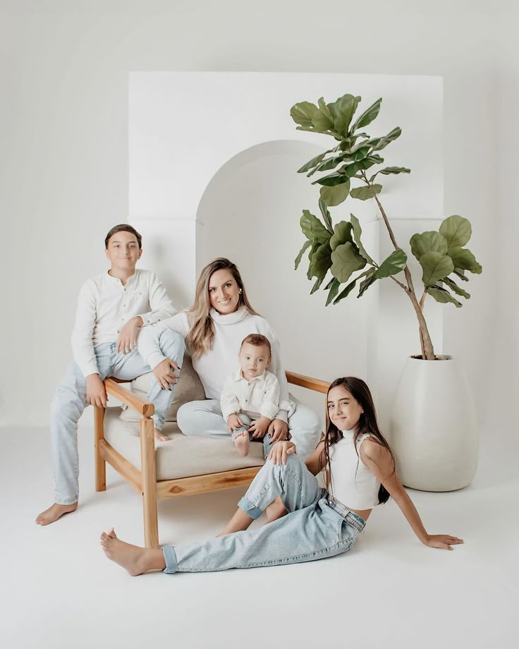 Mother's Day Photoshoot Ideas for 2025 (Outfits, locations and posing) -