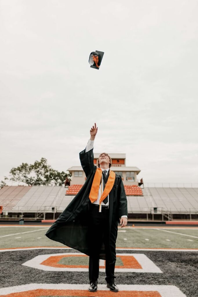All you need for amazing Graduation Photos: Tips, Poses, and Ideas -
