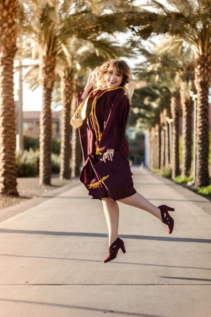 All you need for amazing Graduation Photos: Tips, Poses, and Ideas -