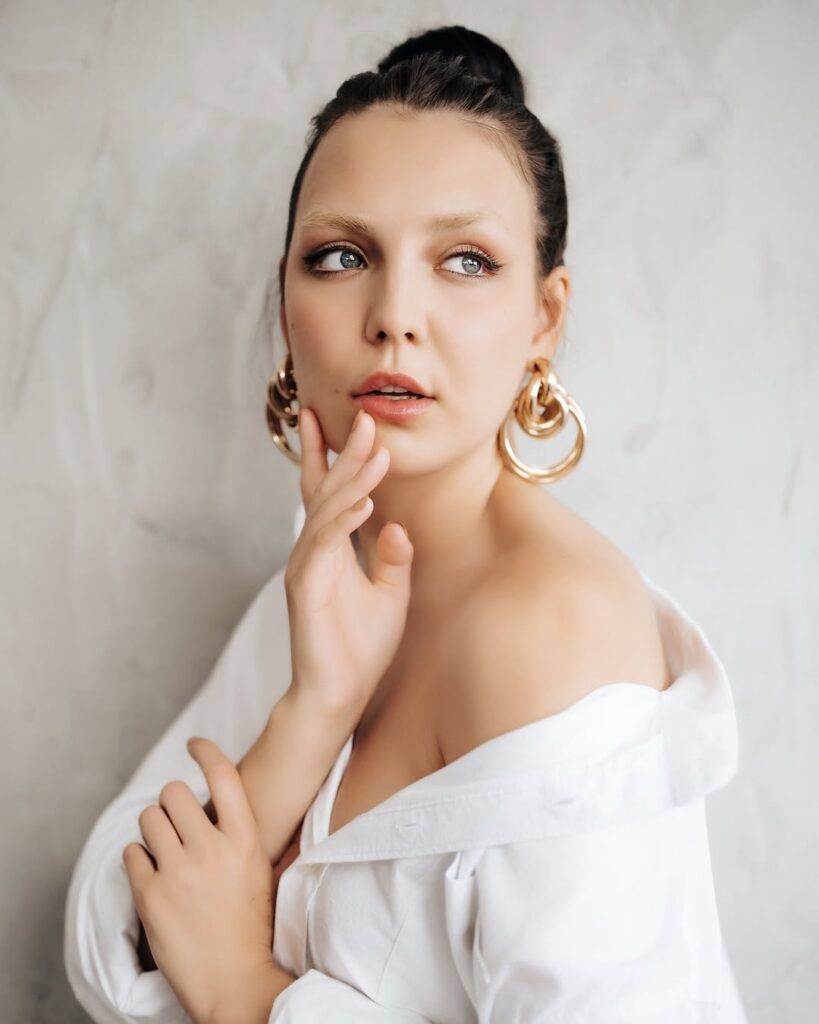 Why Every Professional Needs a Great Headshot in 2025 -