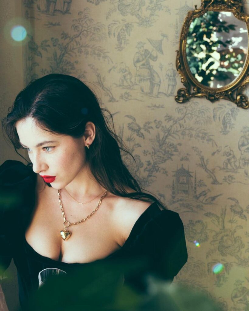 Trending Photo Ideas You Can Recreate in Photo Studio (2025 Edition) -