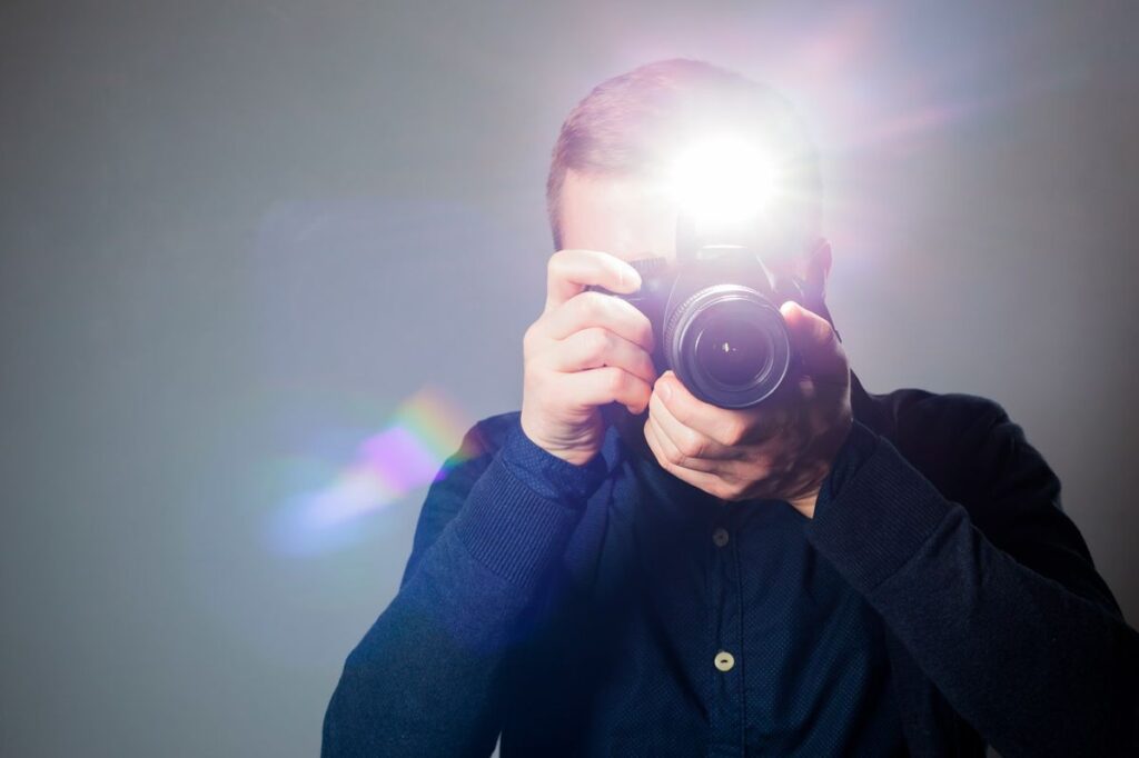 8 Reasons Why a Digital Camera is still Better than a Smartphone -