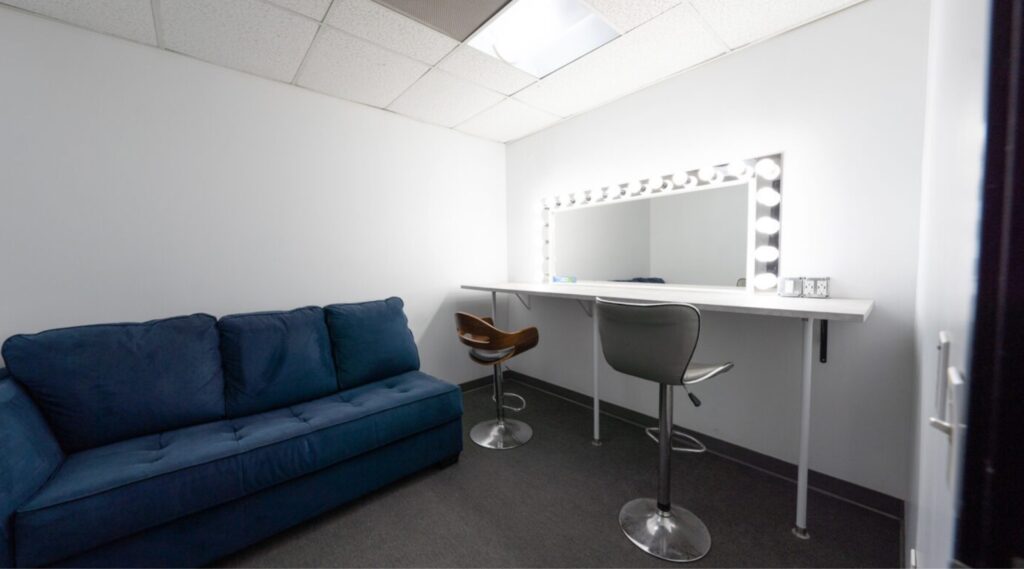 Ultimate Guide to Renting a Photo Studio: What You Need to Know -