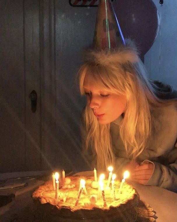 10 Creative Birthday Photoshoot Ideas to Try in 2025 -