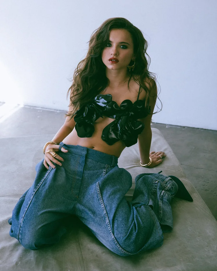 Madeleine McGraw Shines in Her New Photoshoot -