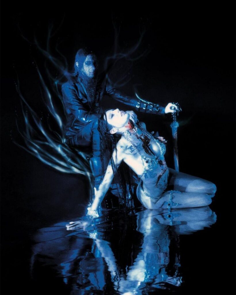 Best Halloween Photo Shoot Ideas in 2025 -