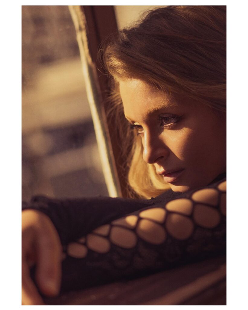 Cinematic Photography Basics: How to Create Film-Like Images in a Studio -