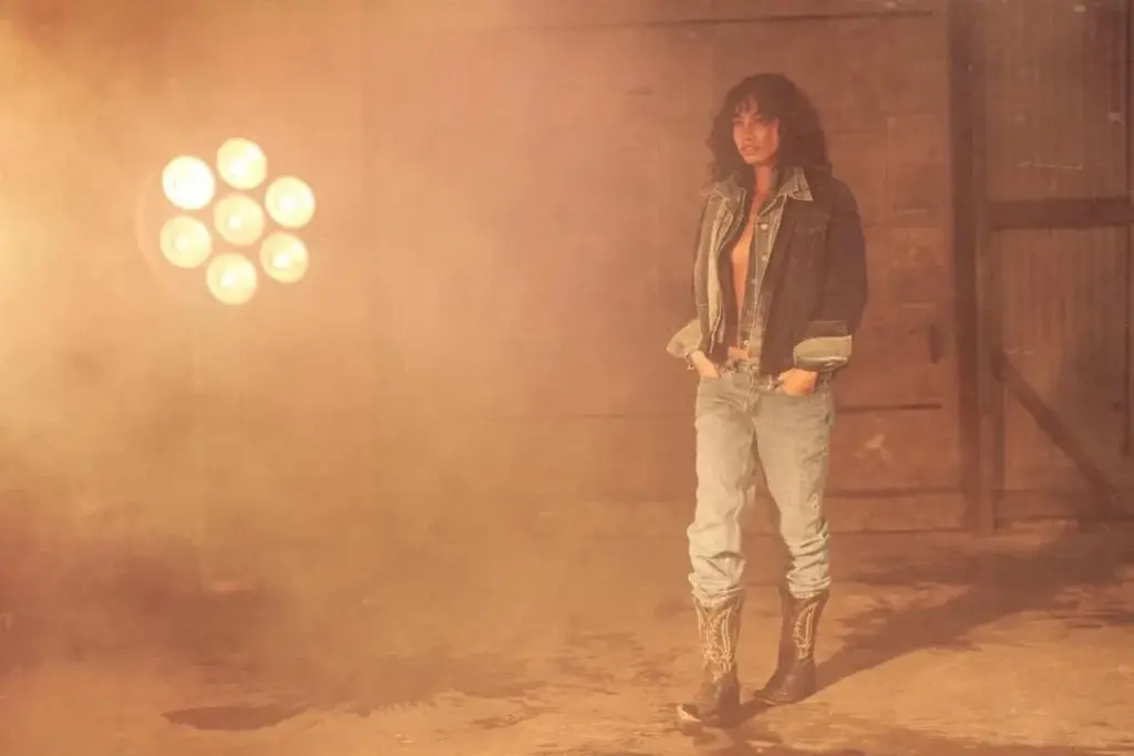 Cinematic Photography Basics: How to Create Film-Like Images in a Studio -