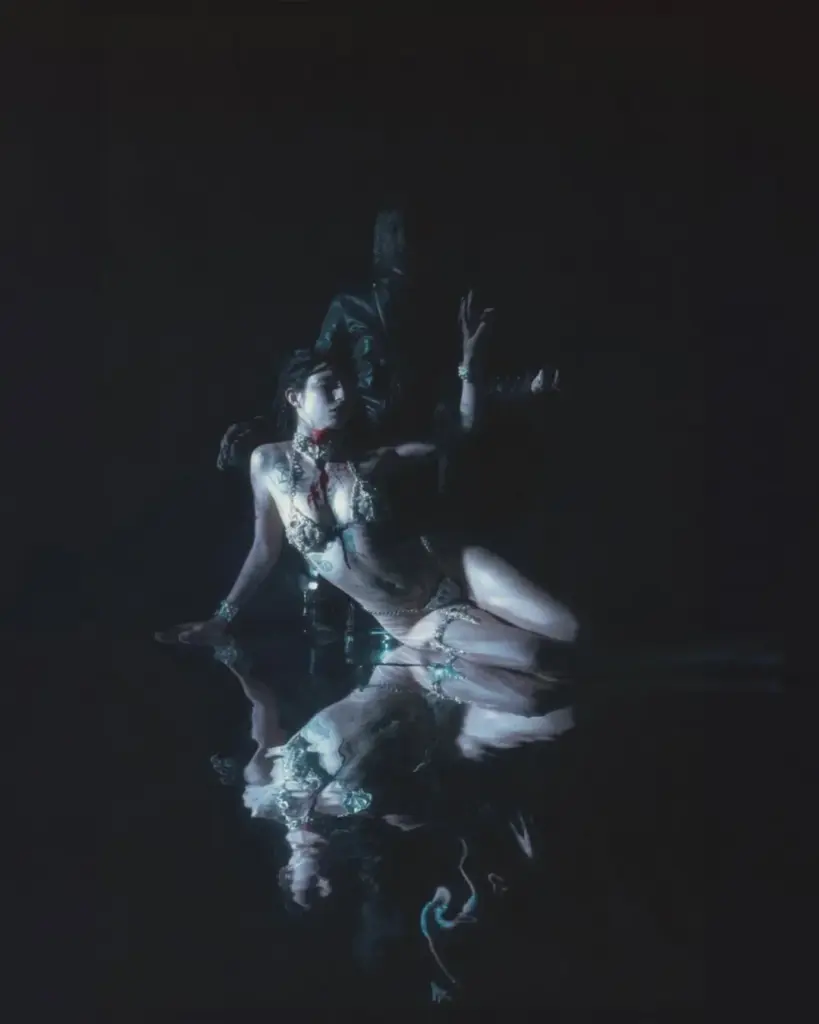 How to use Reflections to Create Dimension in Photography -