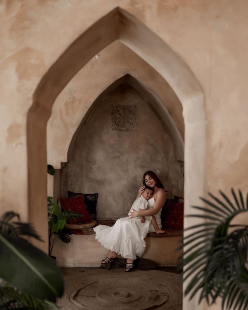 Mother's Day Photo Ideas for Beautiful Family Portraits -