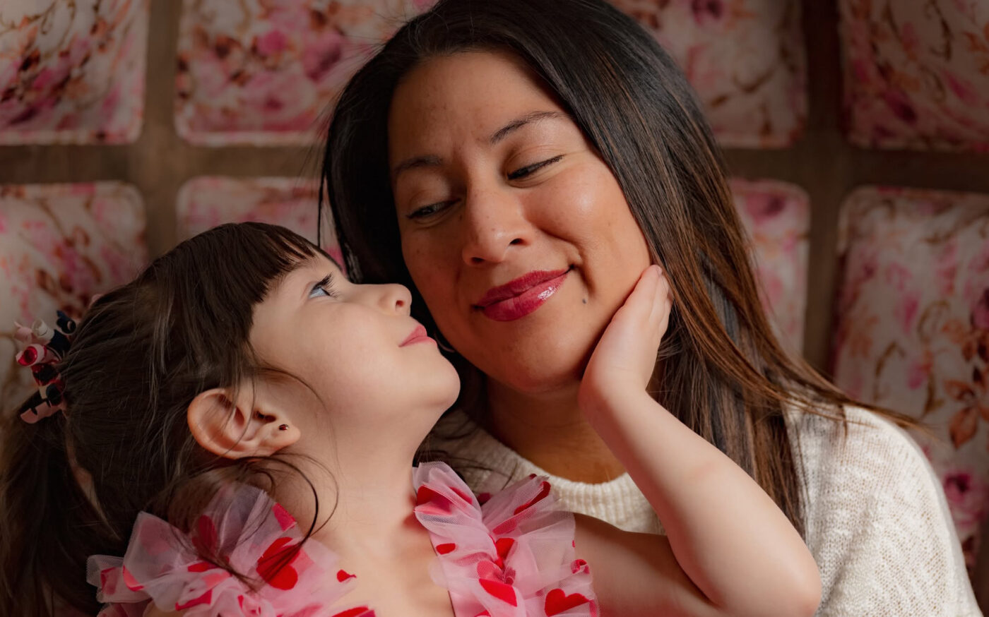 Mother's Day Photo Ideas for Beautiful Family Portraits -