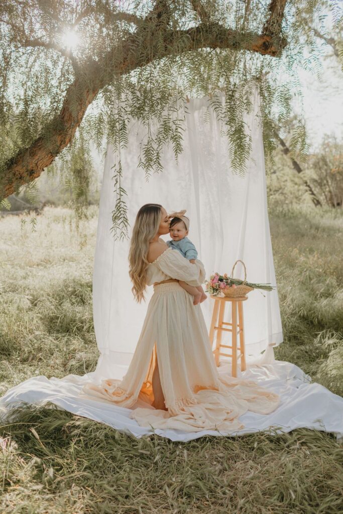 Mother's Day Photo Ideas for Beautiful Family Portraits -