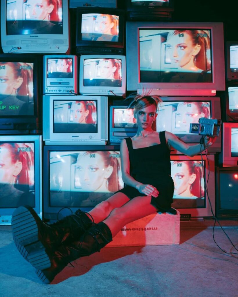 Car Photo Studio with a Turntable in Los Angeles -