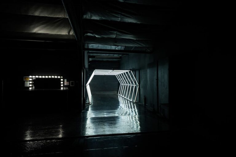 Photo studio with RGB tunnel and car access in Los Angeles_Olympic 2_6