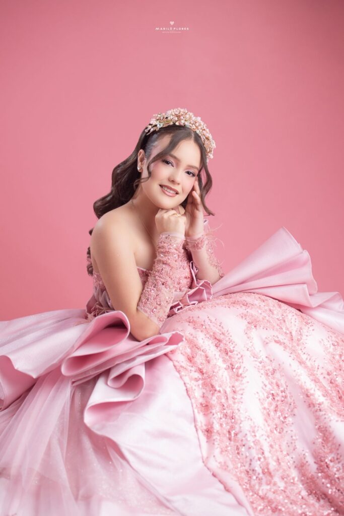 Quinceañera Photoshoot Ideas and Photo Studio Recomendaciones in Los Angeles FD Photo Studio 6
