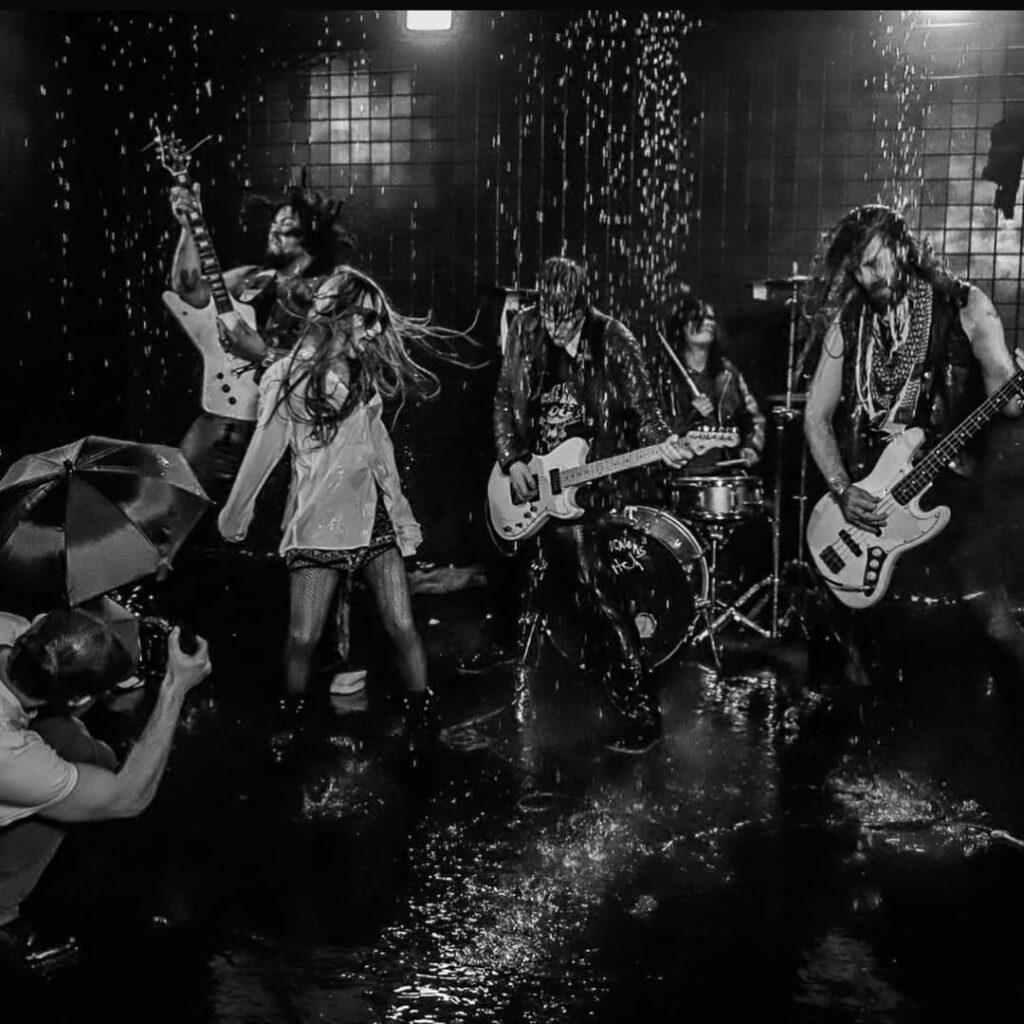 Rock band Ridiculous Btch at Metro 4 1